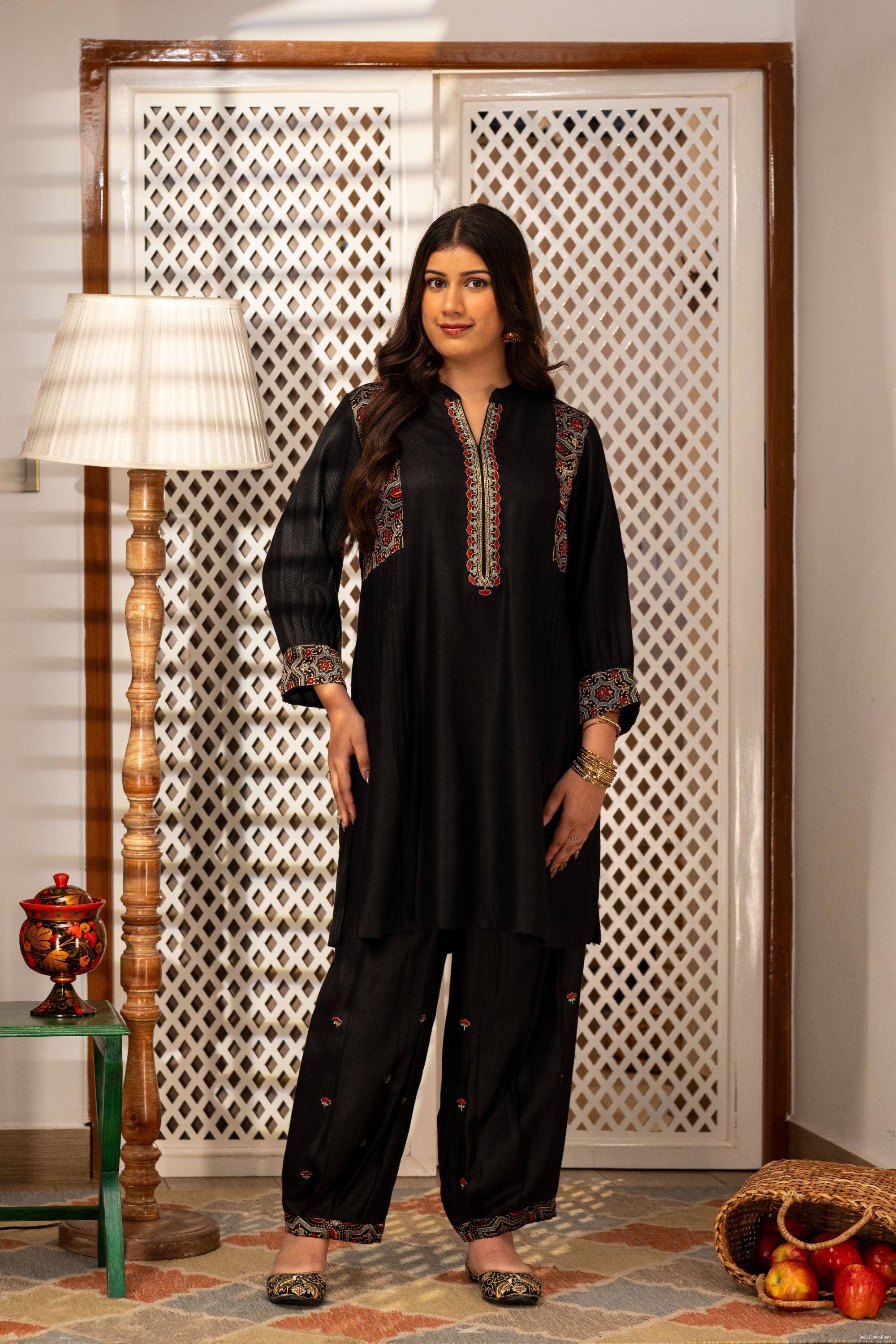 Raat Ajrak Kurta Set