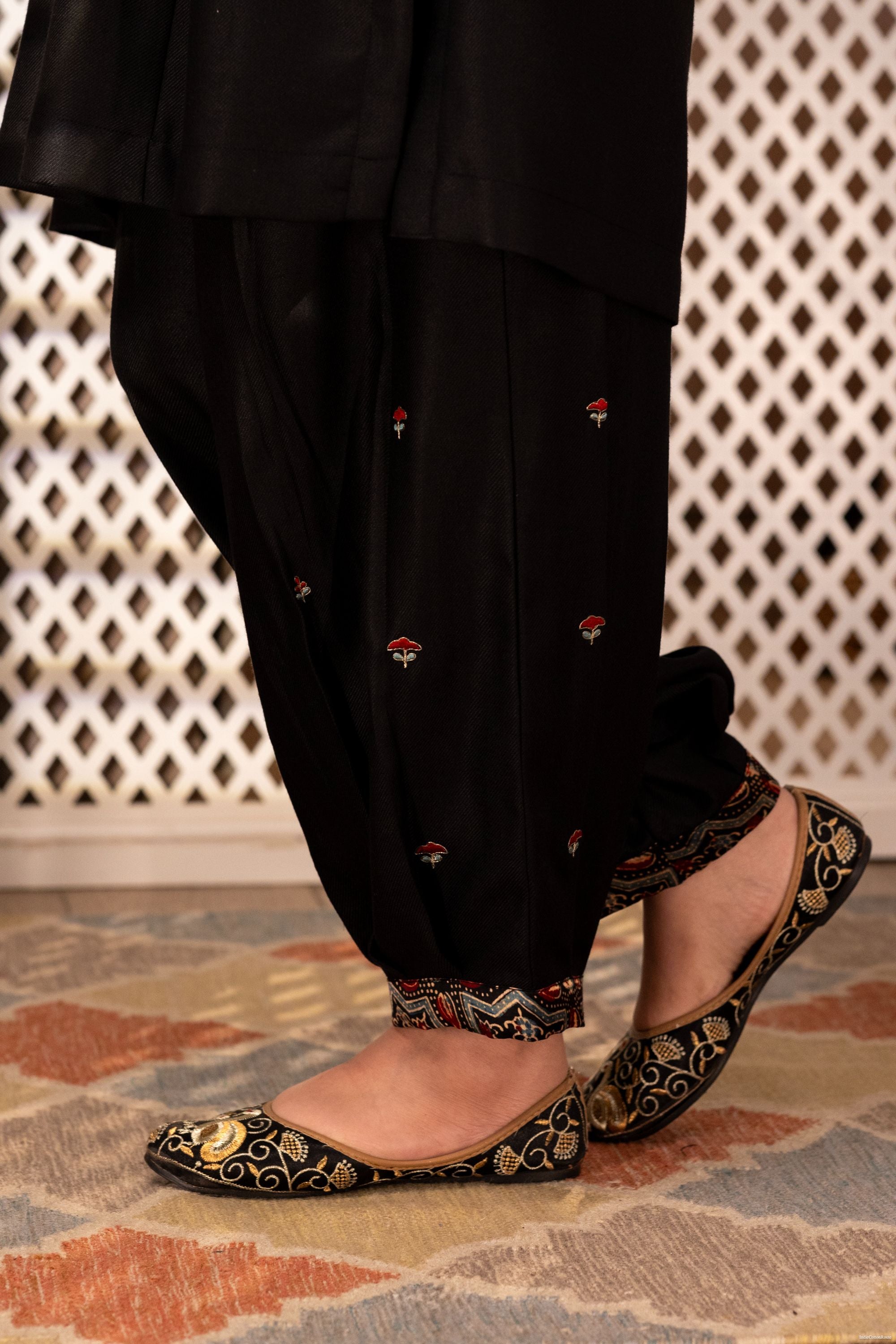 Raat Ajrak Kurta Set