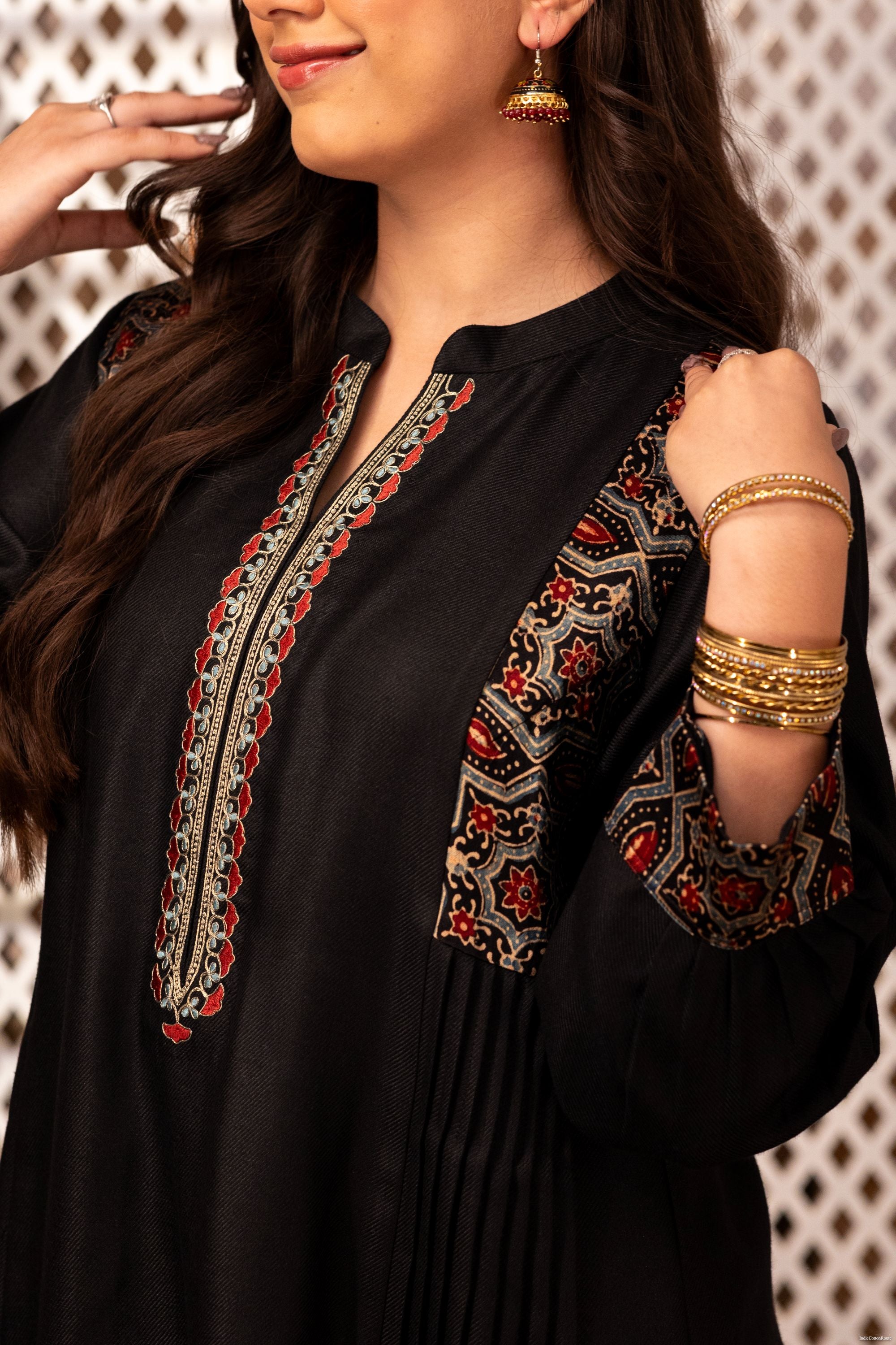 Raat Ajrak Kurta Set