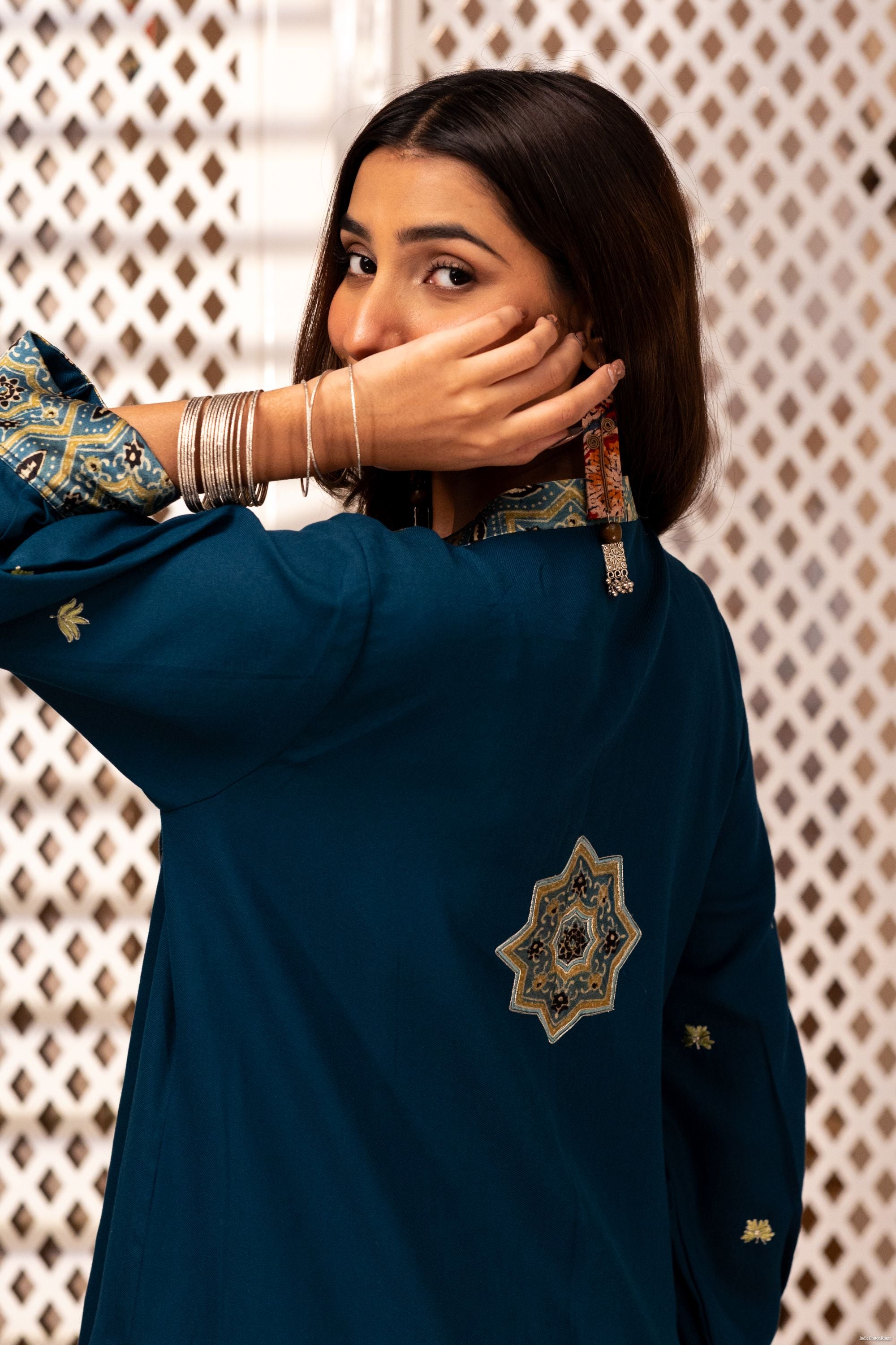 Aabroo Ajrak Kurta Set