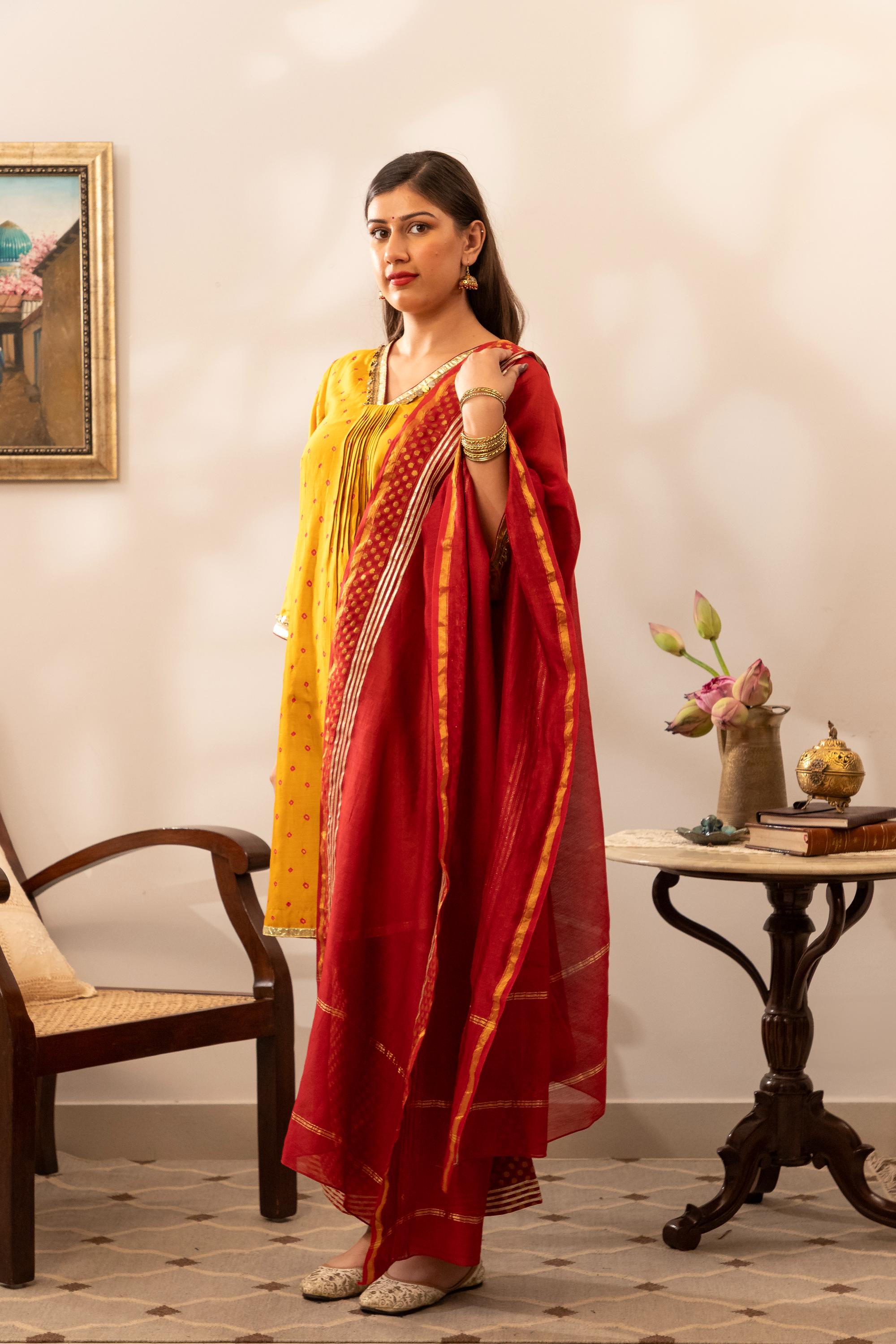 Sunehri Bandhani Kurta Set