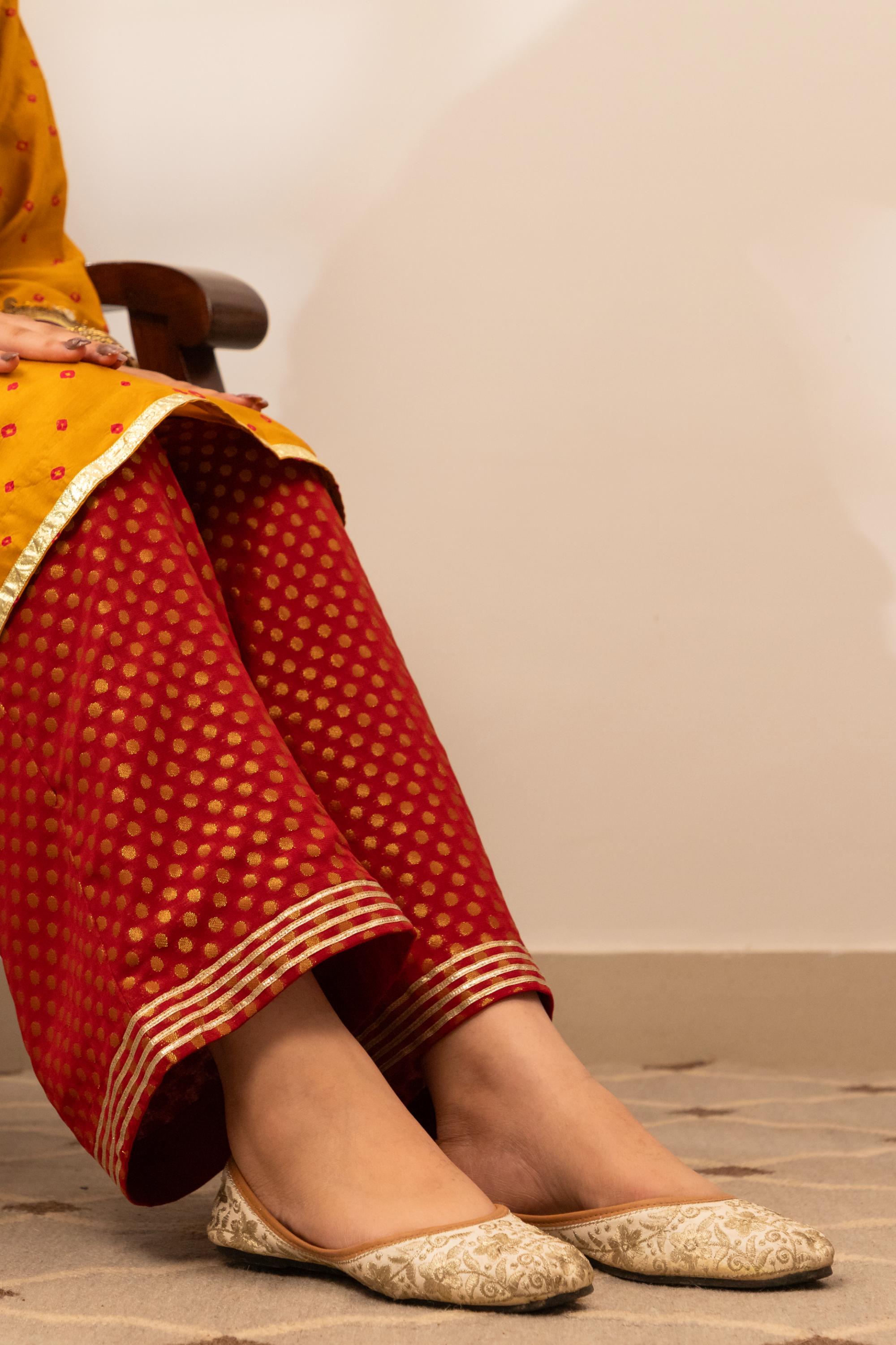 Sunehri Banarasi Georgette Bottom