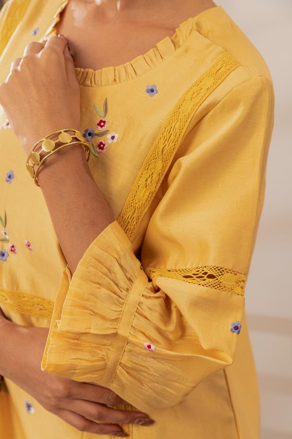 Yellow Garden Suit Sets hover