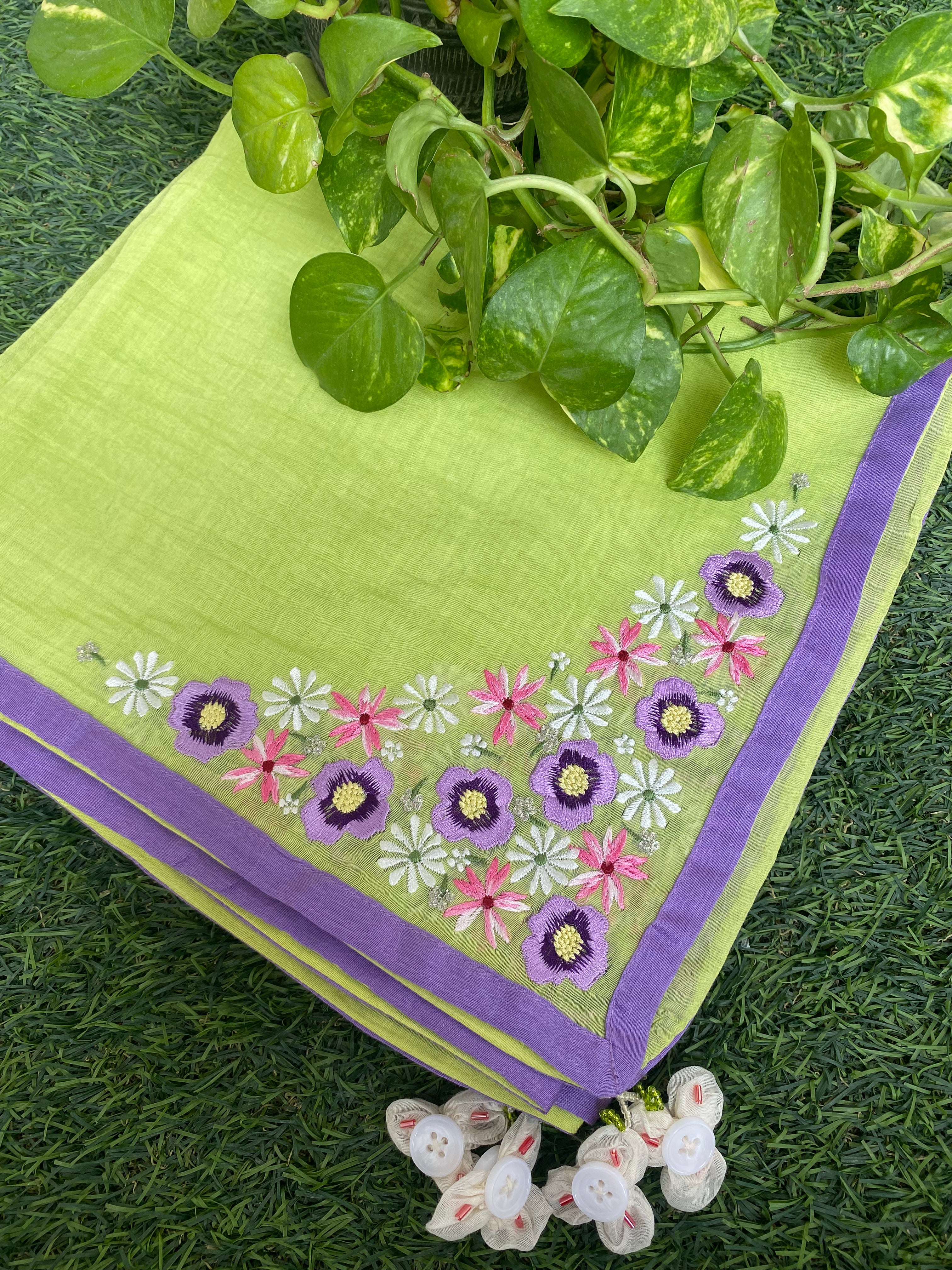 Parakeet Embroidered Muslin Dupatta