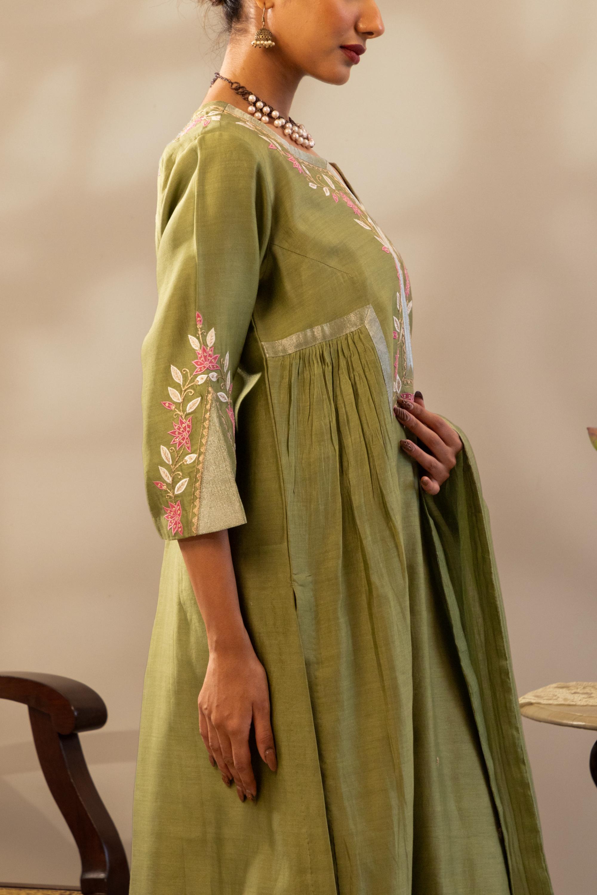 Neem Kamal Kurta Set