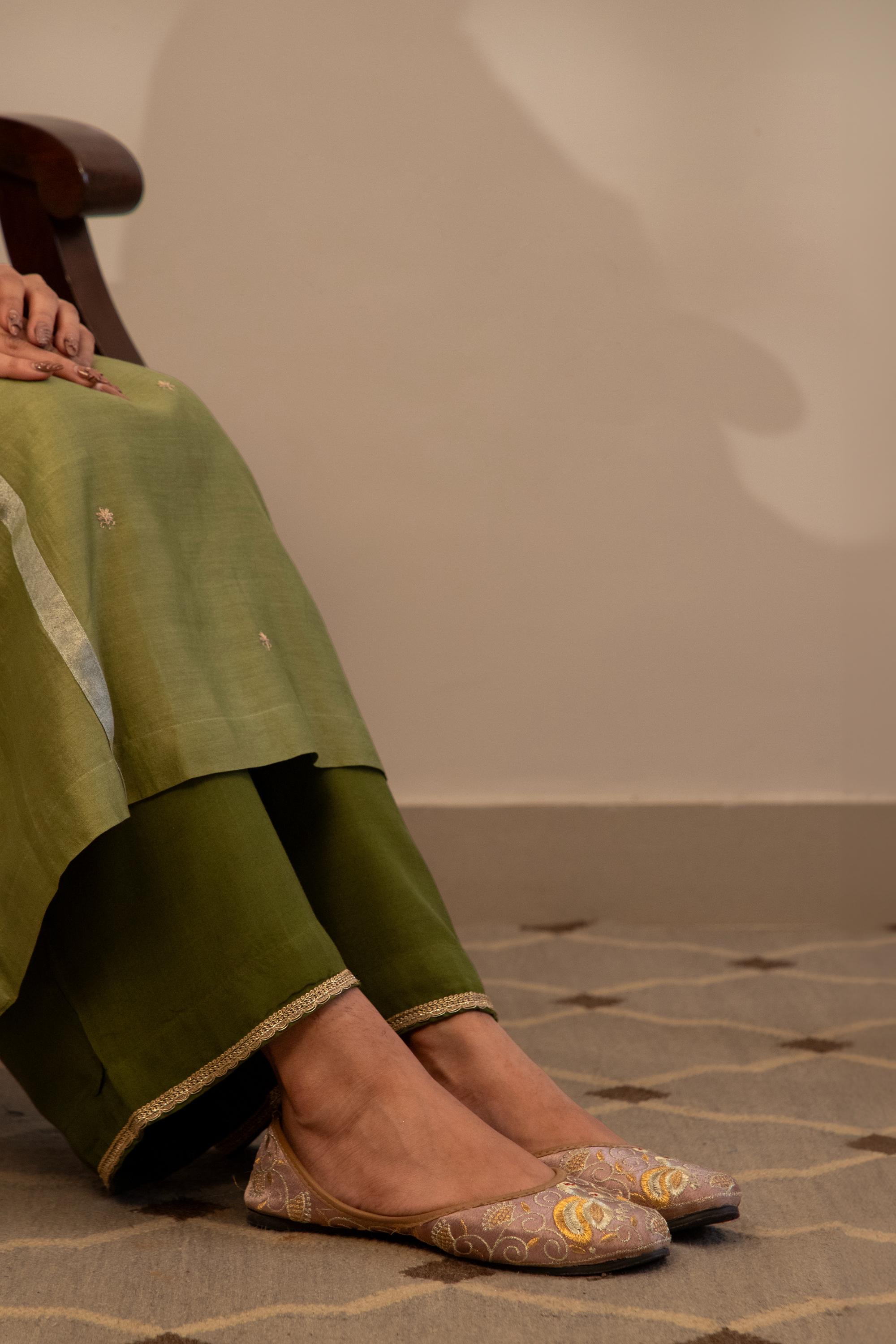 Neem Kamal Kurta Set