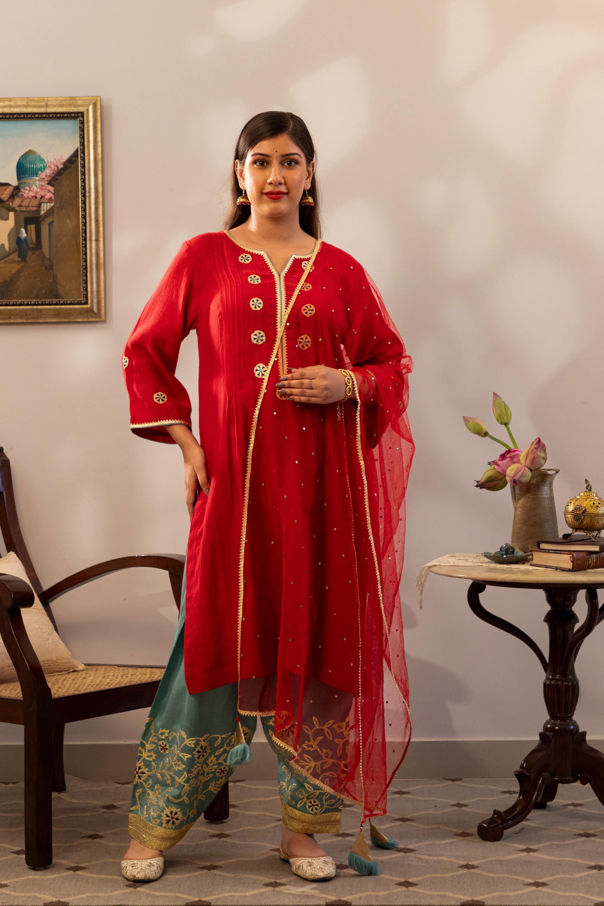 Sanduk Lal Kurta Set