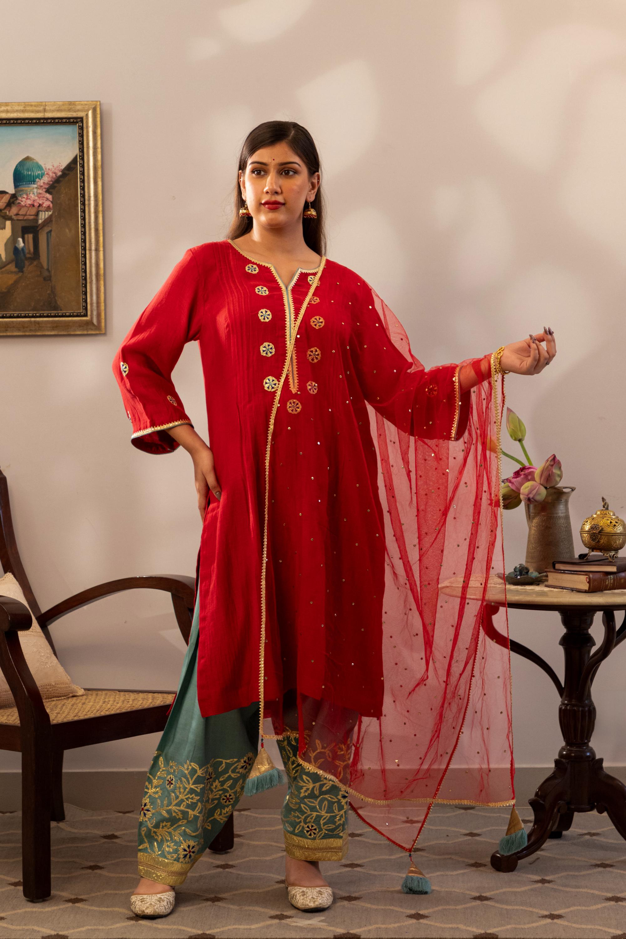 Sanduk Lal Kurta Set