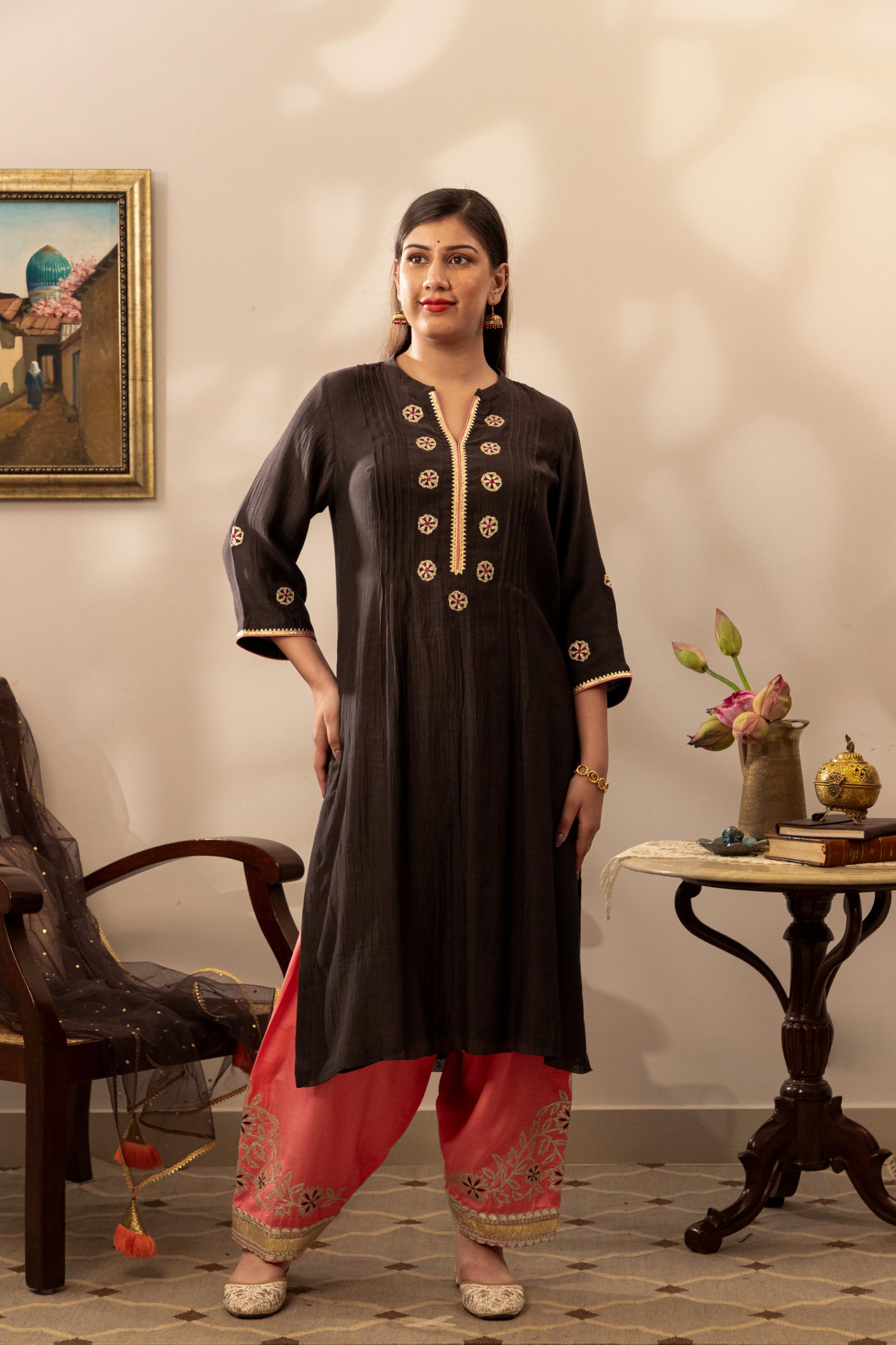 Sanduk Kajal Kurta Set