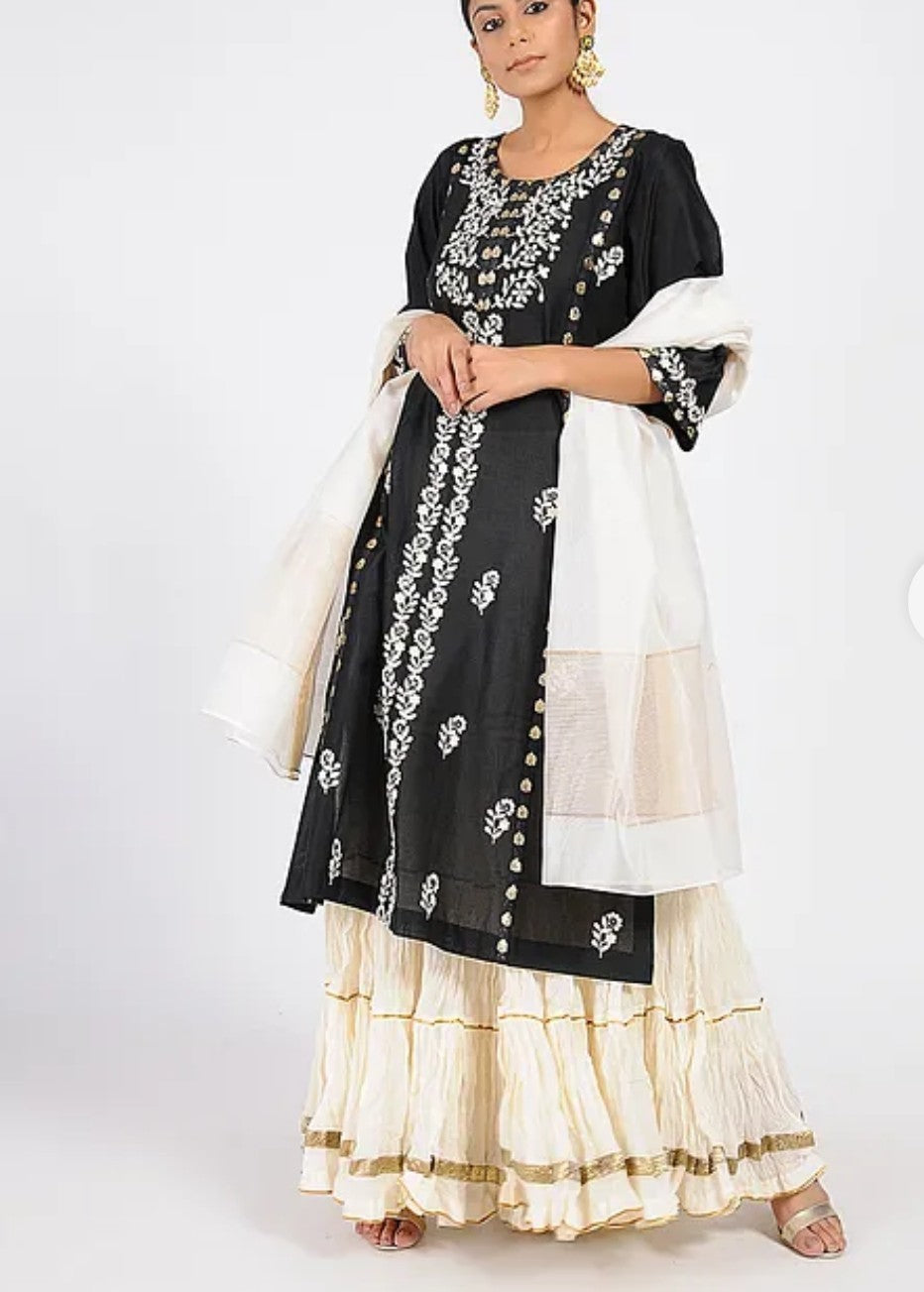 Black_Embroidered_Chanderi_Kurta