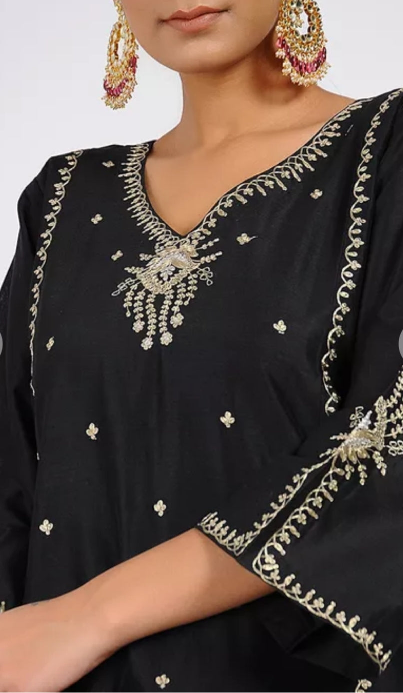 Black_Tilla_embroidered_chanderi_kurta